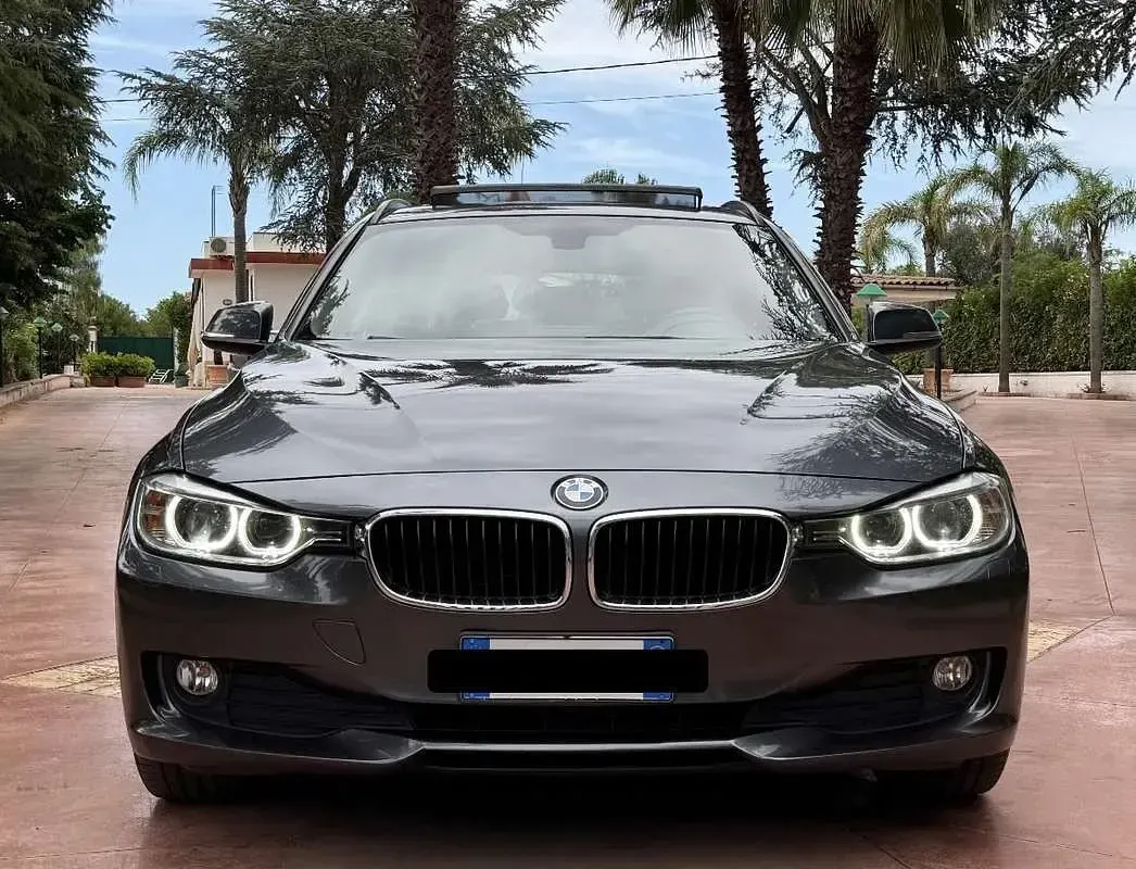 Usata BMW 318 Sport Line 143 CV (105 kW) 2013 Grigio Station wagon