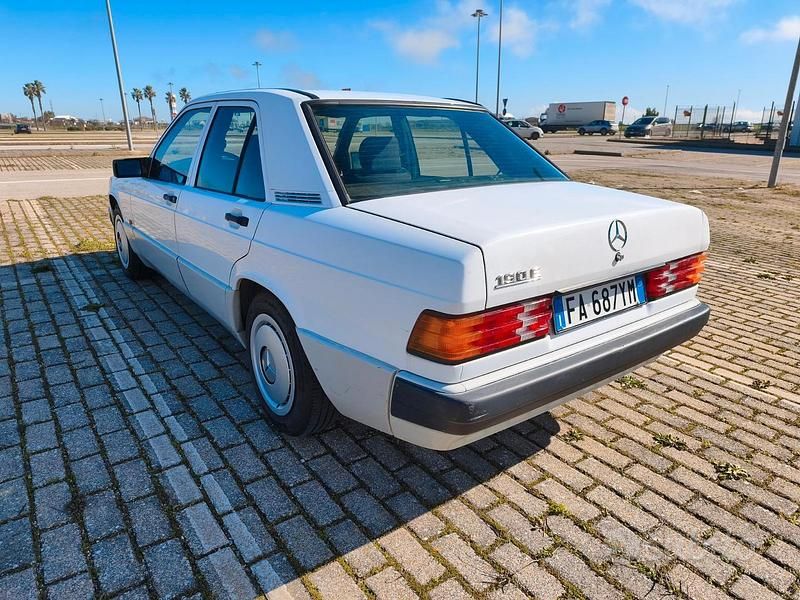 Usata Mercedes 190 109 CV (80 kW) 1991 Bianco Berlina