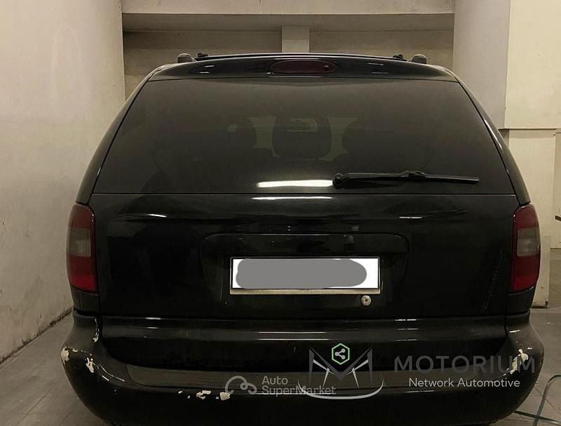 Usata Chrysler Grand Voyager Limited 150 CV (110 kW) 2005 Nero Monovolume