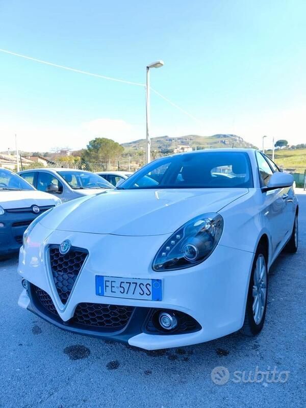 Usata 2016 Alfa Romeo Giulietta Due volumi | 9000 € (Buon prezzo) - Immagine 1/4