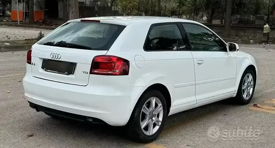 Usata Audi A3 Comfort 105 CV (77 kW) 2011 Bianco Utilitaria