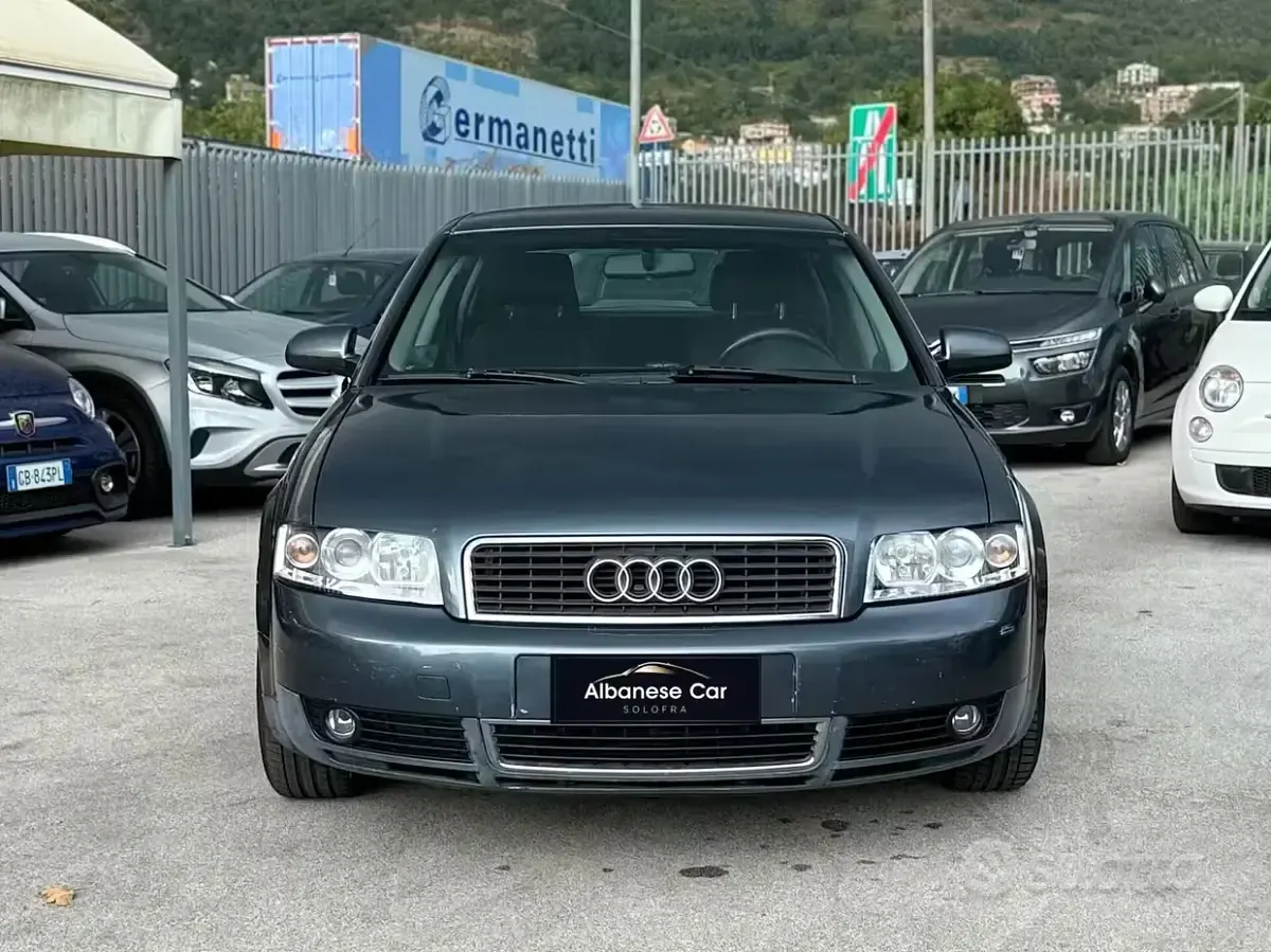 Usata Audi A4 130 CV (95 kW) 2001 Grigio Berlina