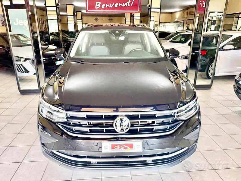 Usata VW Tiguan Life 150 CV (110 kW) 2021 Nero SUV
