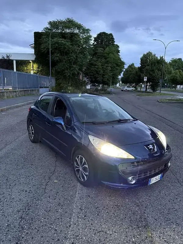Usata Peugeot 207 73 CV (53 kW) 2011 Berlina