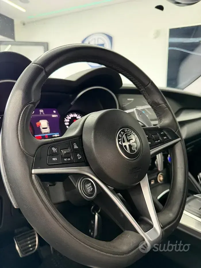 Usata Alfa Romeo Stelvio Executive 209 CV (153 kW) 2019 Grigio SUV
