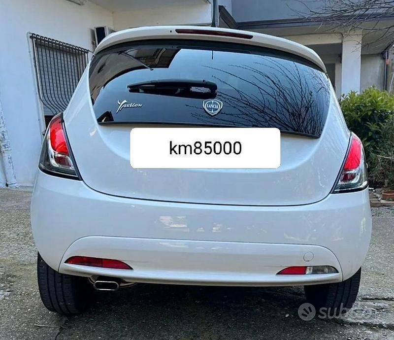 Usata Lancia Ypsilon 95 CV (69 kW) 2017 Bianco Utilitaria
