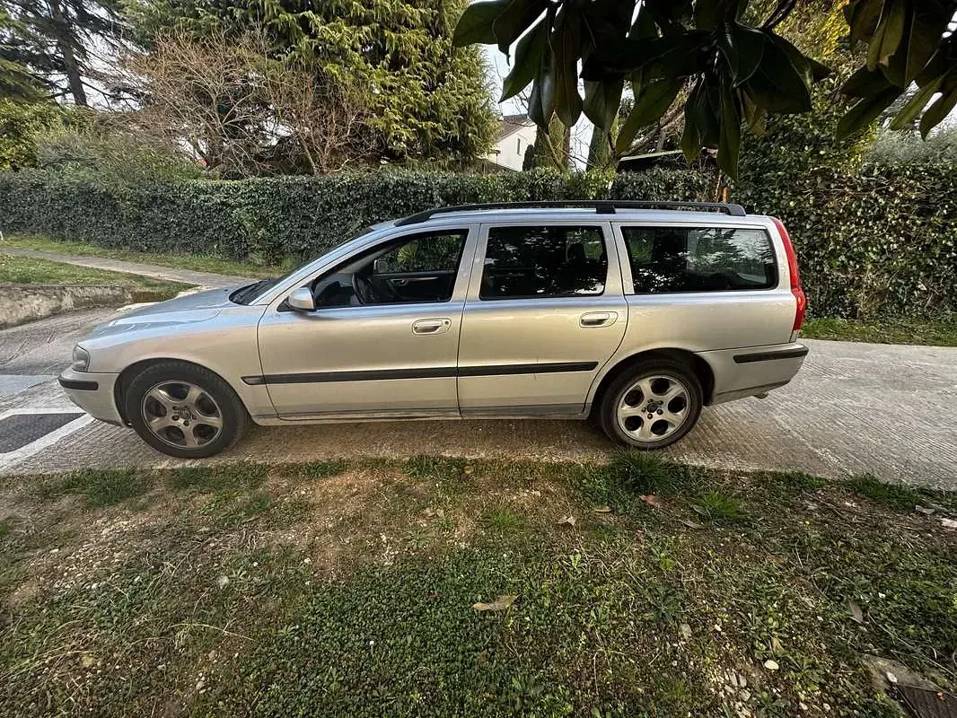 Usata Volvo V70 163 CV (119 kW) 2003 Argento Station wagon