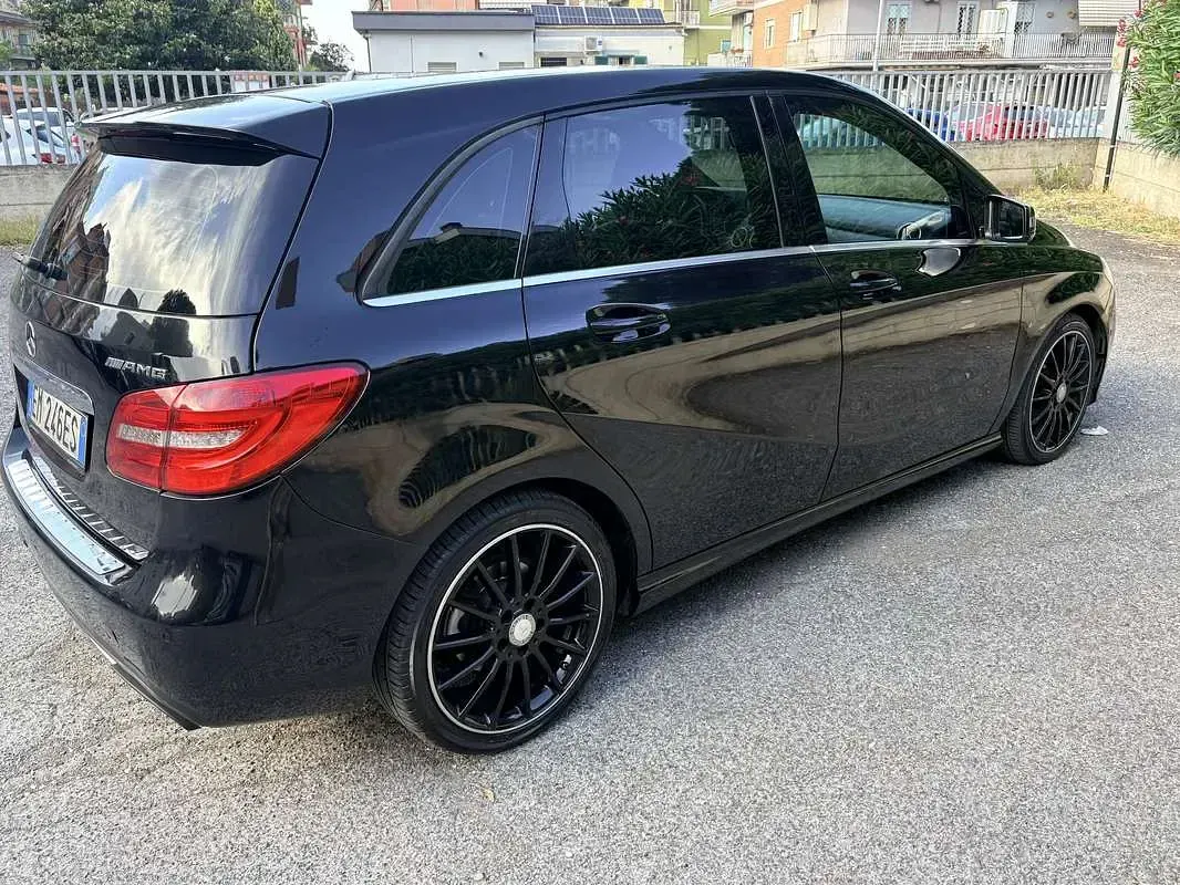 Usata Mercedes B200 Premium 136 CV (100 kW) 2012 Utilitaria