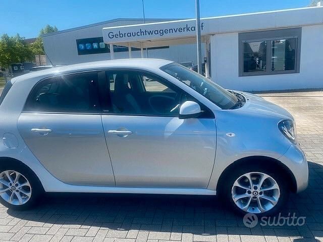Usata Smart ForFour Passion 71 CV (52 kW) 2018 Grigio Utilitaria