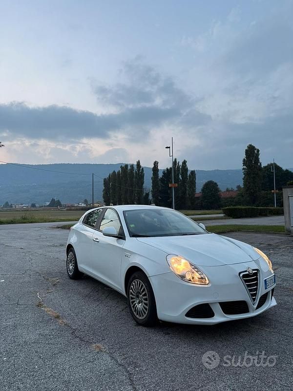 Usata Alfa Romeo Giulietta 109 CV (80 kW) 2011 Utilitaria