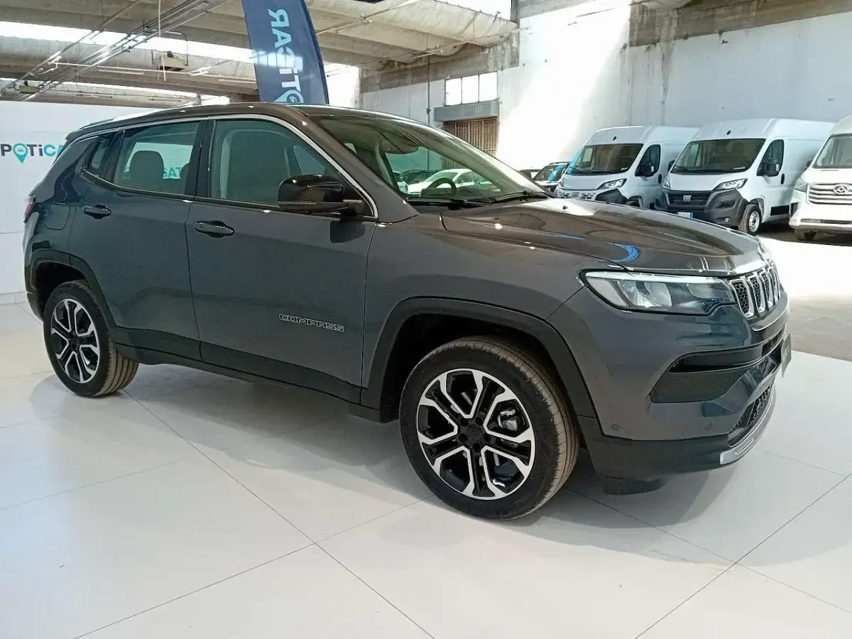 Usata Jeep Compass Altitude 131 CV (96 kW) 2024 Other SUV