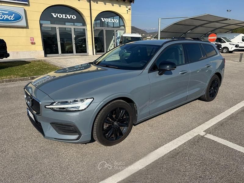 Usata Volvo V60 Business Edition 197 CV (144 kW) 2021 Grigio Station wagon