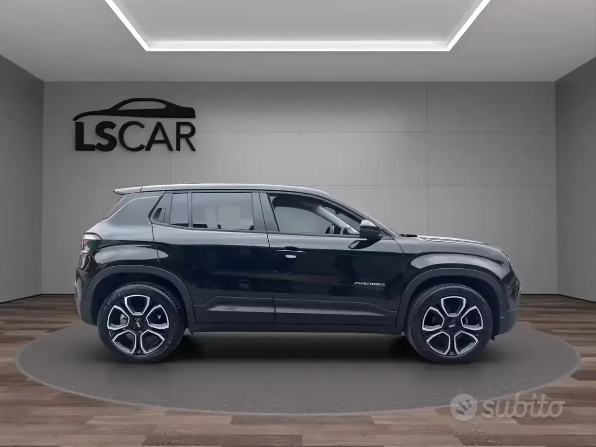 Usata Jeep Avenger Summit 101 CV (74 kW) 2023 Nero SUV