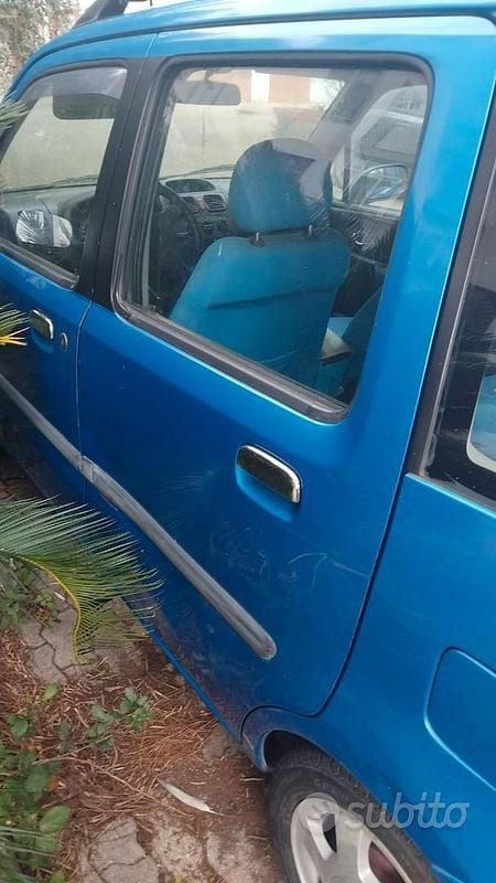 Usata Opel Agila 90 CV (66 kW) 2003 Utilitaria