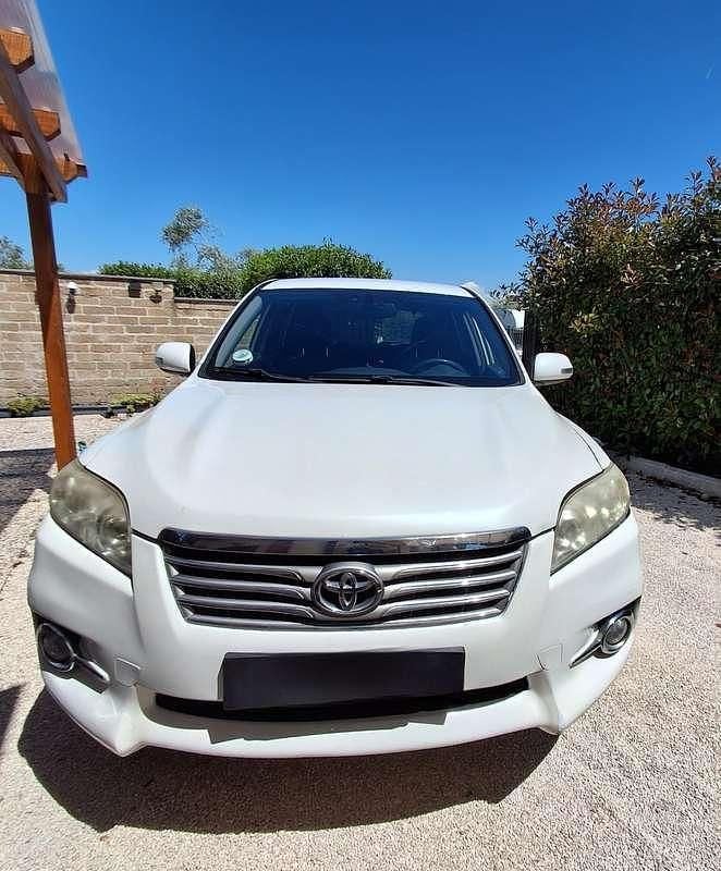 Usata Toyota RAV4 150 CV (110 kW) 2011 SUV
