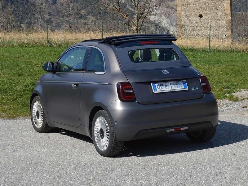 Grigio Usata 2020 Fiat 500e Icon Cabrio | 11.900 € (Ottimo prezzo) - Immagine 1/4
