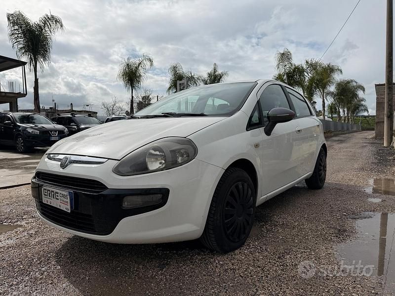 Usata Fiat Punto Evo 75 CV (55 kW) 2011 Bianco Utilitaria
