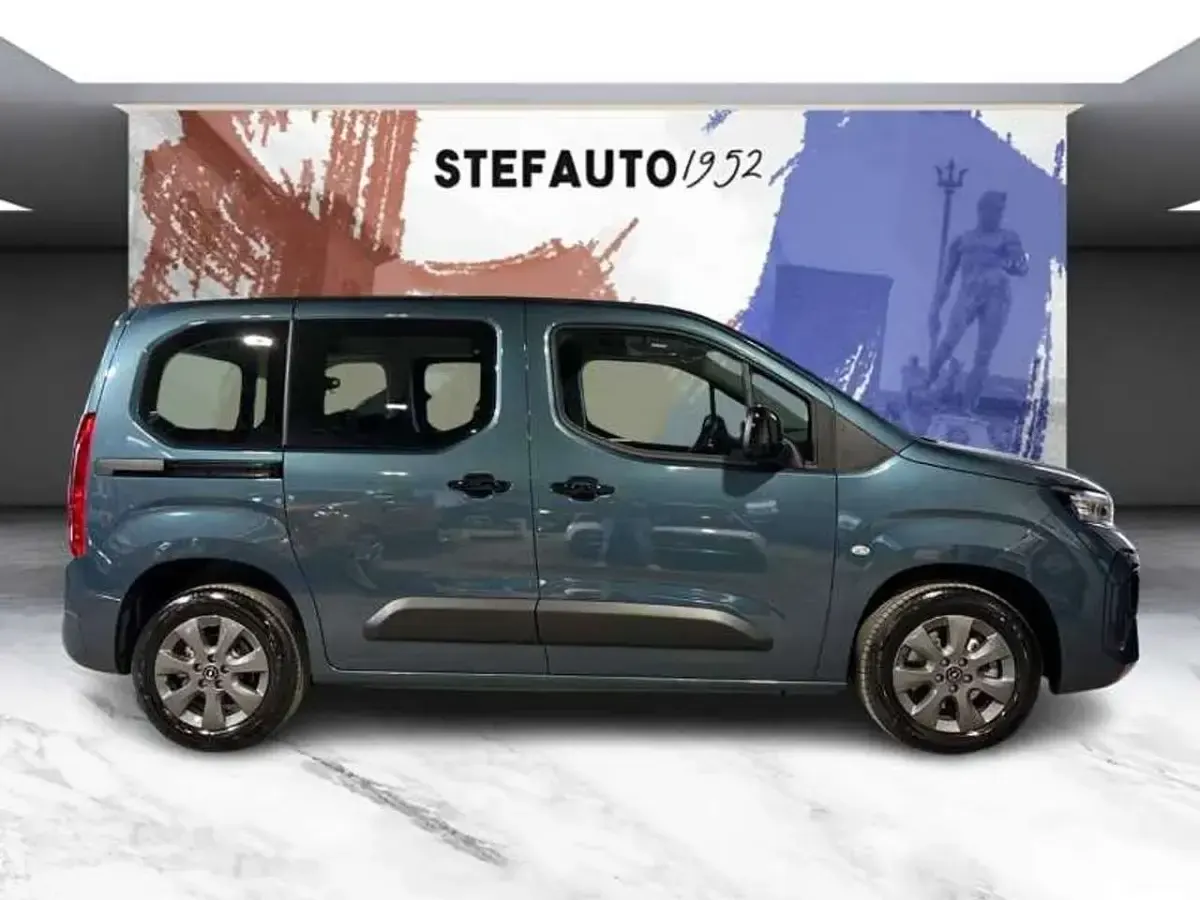 Nuova Opel Combo Edition+ 102 CV (75 kW) 2026 Kiama blue metallizzata Monovolume