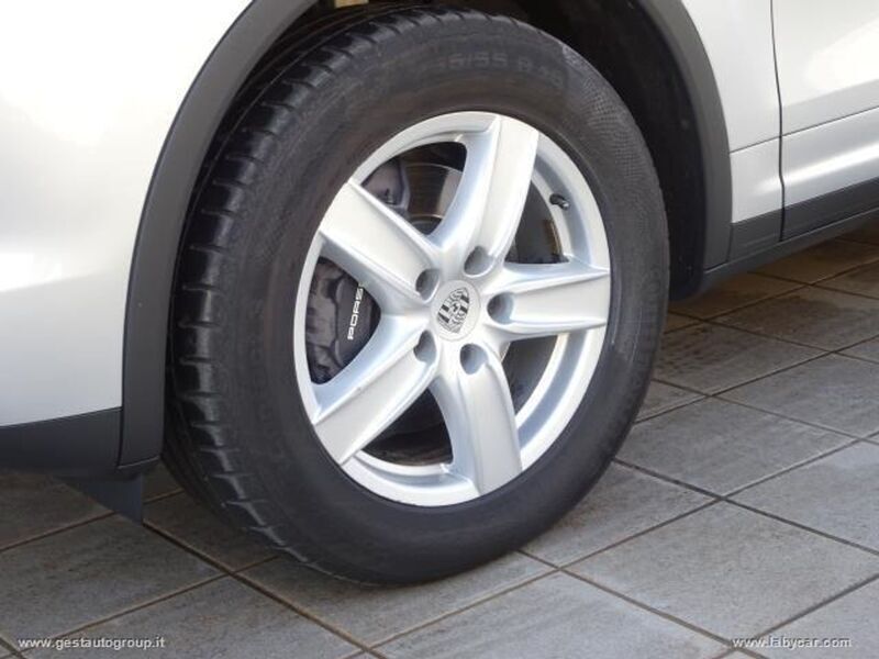 Usata Porsche Cayenne 245 CV (180 kW) 2013 Grigio SUV