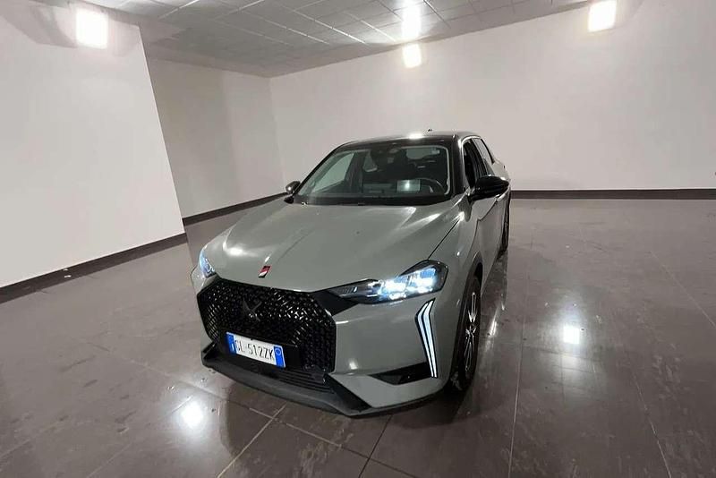 Grigio Usata 2023 DS Automobiles DS3 Crossback E-Tense Performance SUV | 20.990 € (Buon prezzo) - Immagine 1/4