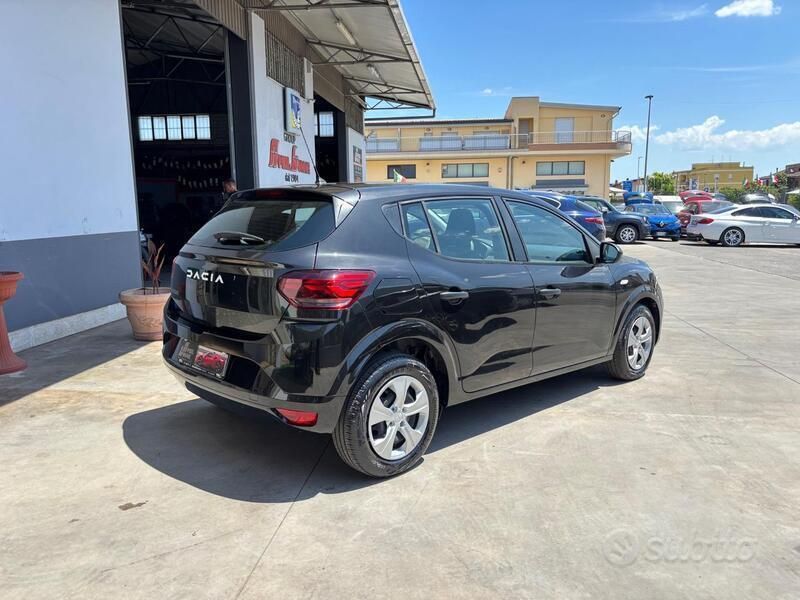 Usata Dacia Sandero Expression 67 CV (49 kW) 2024 Nero Utilitaria