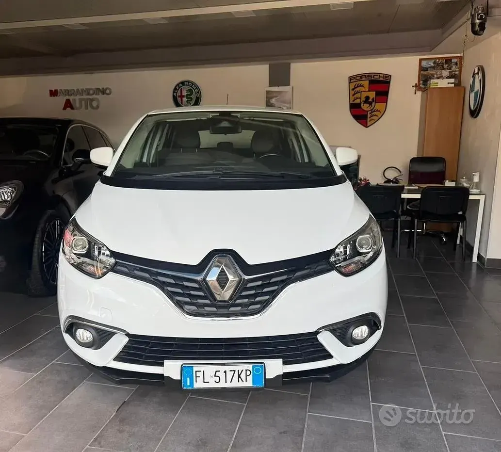 Usado Renault Scénic IV Bose Edition 110 CV (80 kW) 2017 Blanco Monovolumen