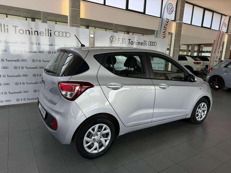 Usata Hyundai i10 Style 67 CV (49 kW) 2017 Argento Utilitaria