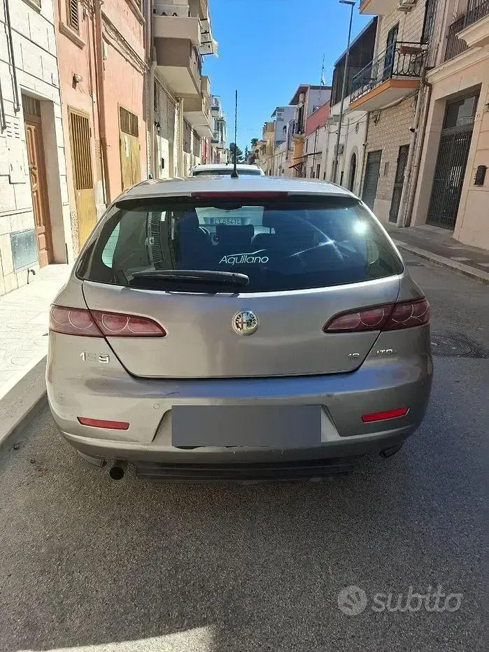 Usata Alfa Romeo 159 150 CV (110 kW) 2009 Verde Station wagon