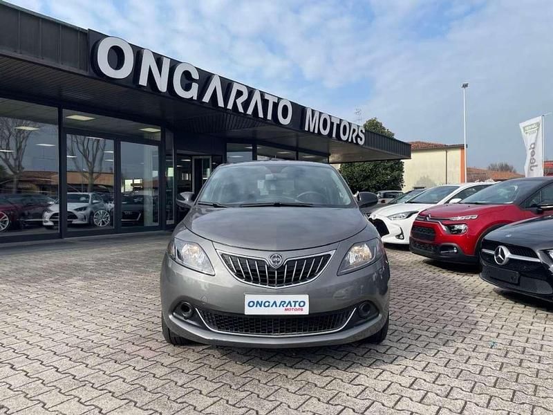 Usata Lancia Ypsilon S 69 CV (50 kW) 2024 Grigio scuro Utilitaria