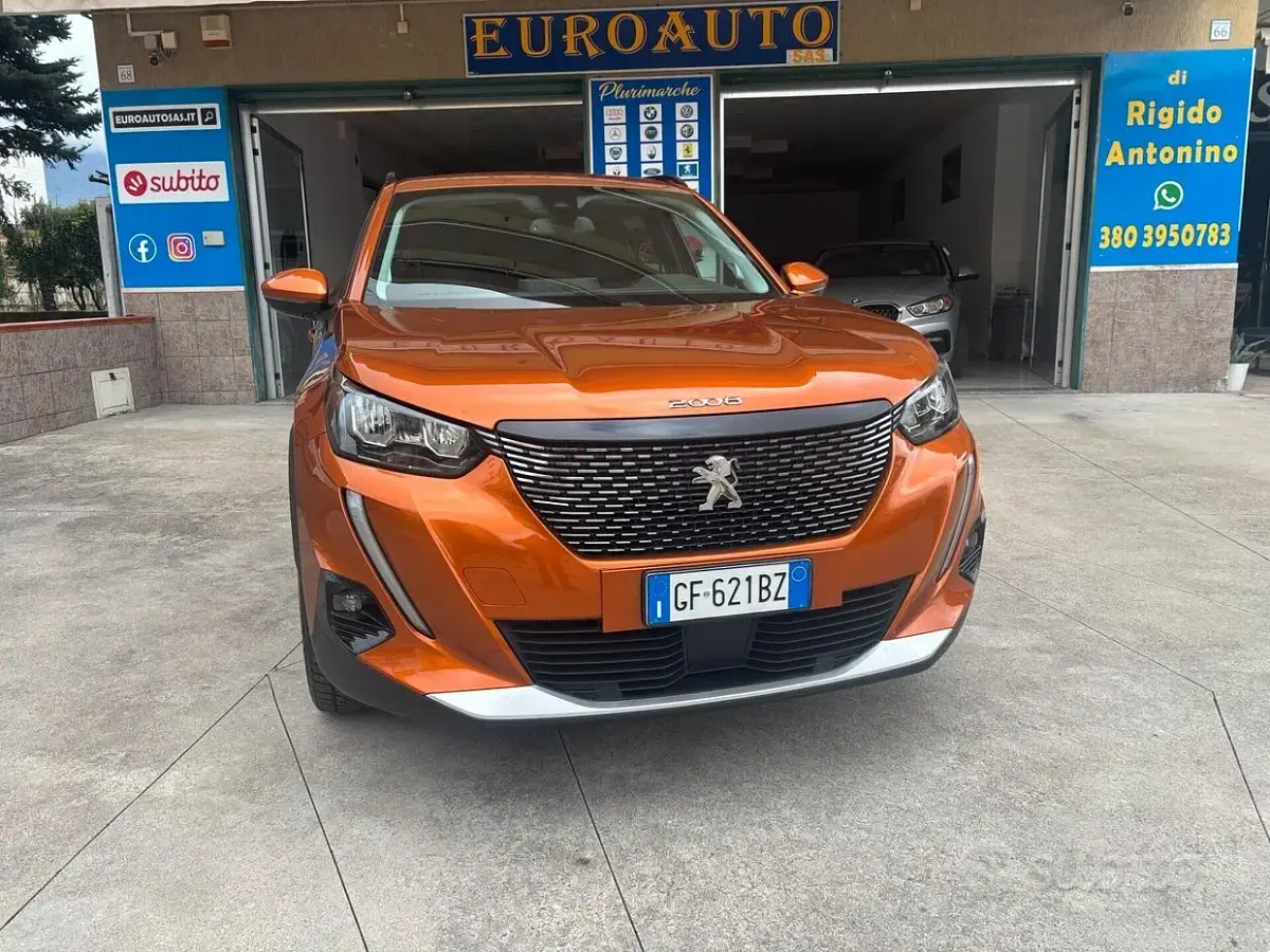 Usata Peugeot 2008 Allure 131 CV (96 kW) 2021 Marrone SUV