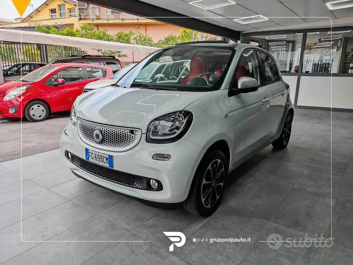 Usata Smart ForFour Passion 90 CV (66 kW) 2016 Bianco Utilitaria