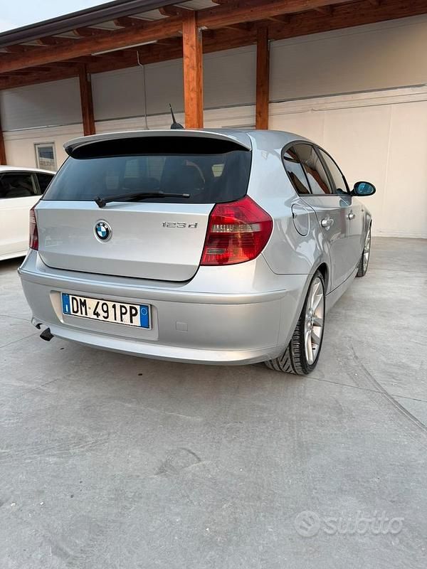 Usata BMW 123 204 CV (150 kW) 2008 Grigio Utilitaria