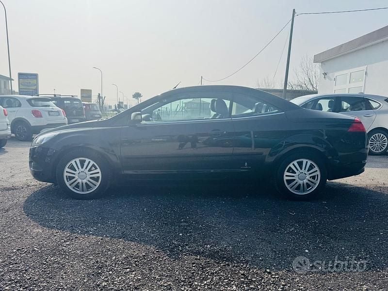 Usata Ford Focus Cabriolet 136 CV (100 kW) 2009 Nero Cabrio