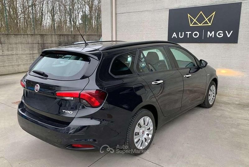 Usata Fiat Tipo Easy 120 CV (88 kW) 2018 Nero Station wagon