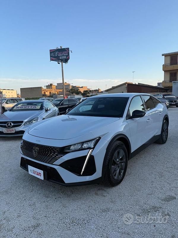 Usata Peugeot 408 Allure 130 CV (95 kW) 2024 Bianco SUV