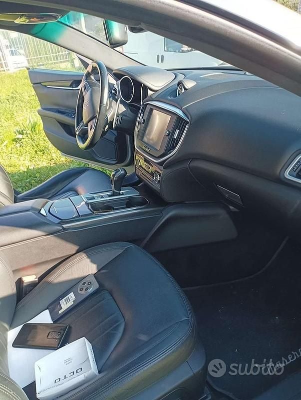 Usata Maserati Ghibli 275 CV (202 kW) 2015 Grigio Berlina