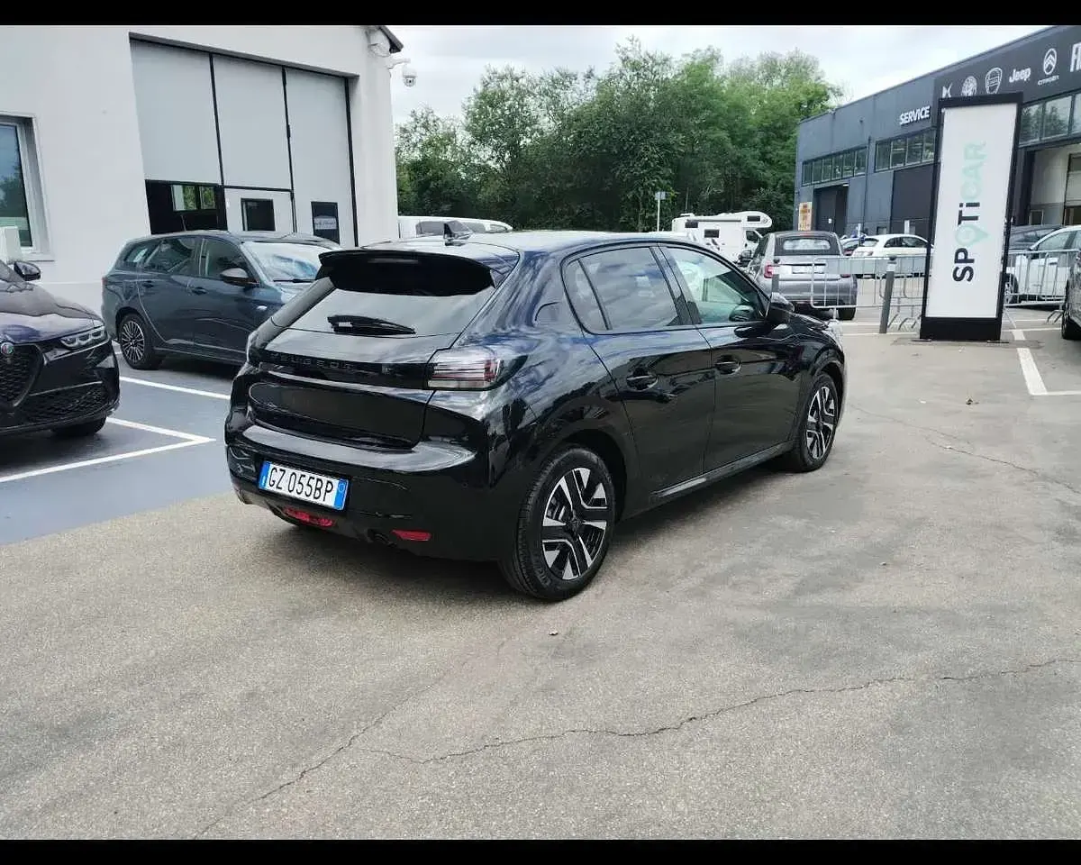 Usata Peugeot 208 101 CV (74 kW) 2025 Nero Utilitaria