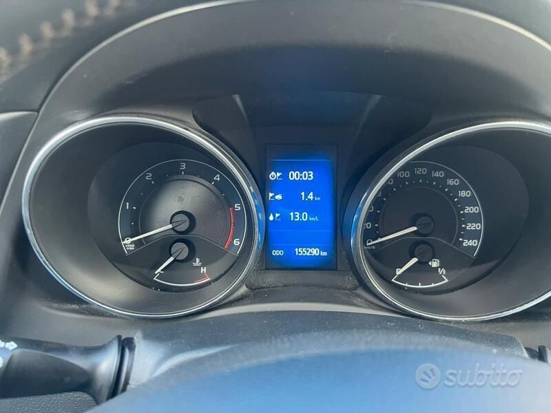 Usata Toyota Auris Lounge 112 CV (82 kW) 2017 Nero Berlina