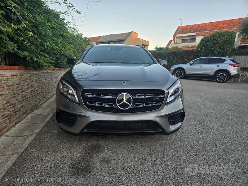 Usata Mercedes GLA220 AMG 184 CV (135 kW) 2018 Grigio SUV