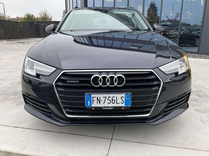 Usata Audi A4 Business 150 CV (110 kW) 2018 Blu/azzurro Station wagon