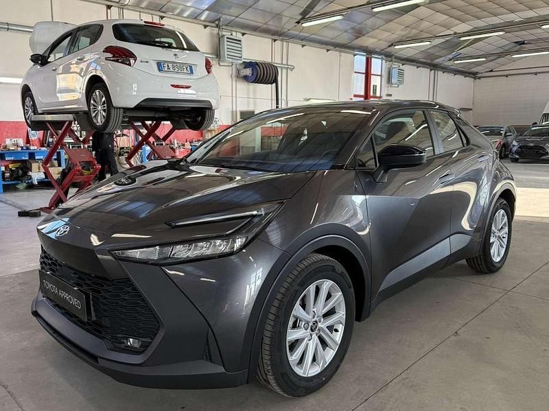 Nuova Toyota C-HR Active 98 CV (72 kW) 2025 Grigio SUV