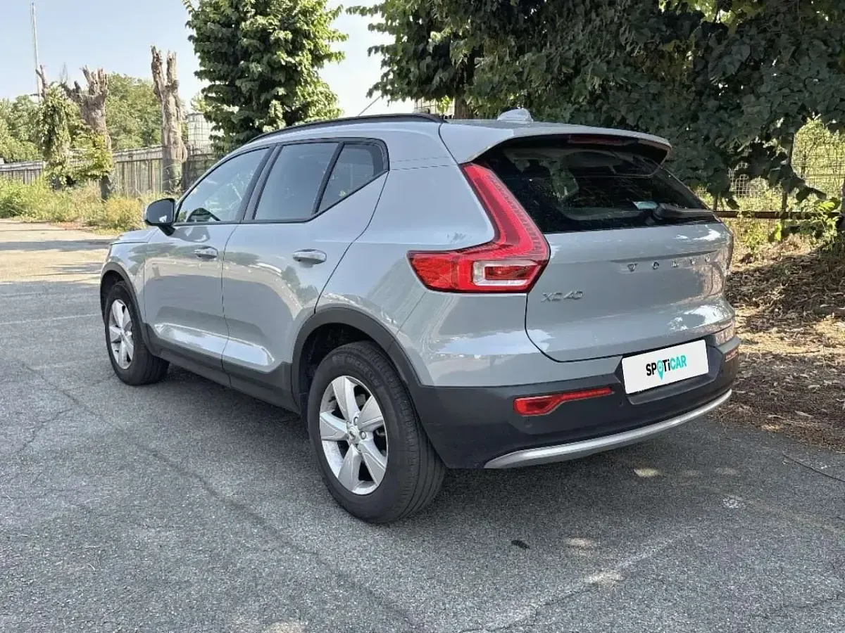 Usata Volvo XC40 163 CV (119 kW) 2024 Grigio SUV