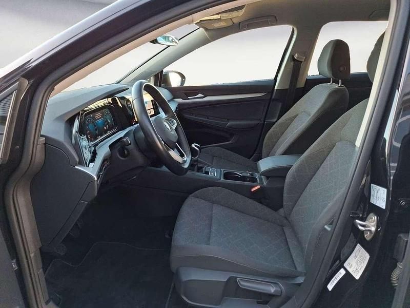 Usata VW Golf VIII Life 131 CV (96 kW) 2023 Nero Utilitaria
