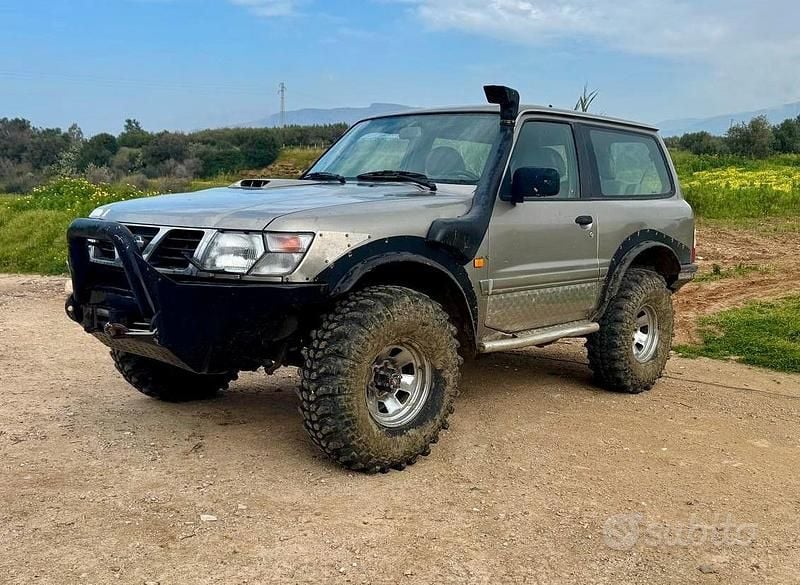 Usata Nissan Patrol 158 CV (116 kW) 2000 Grigio SUV