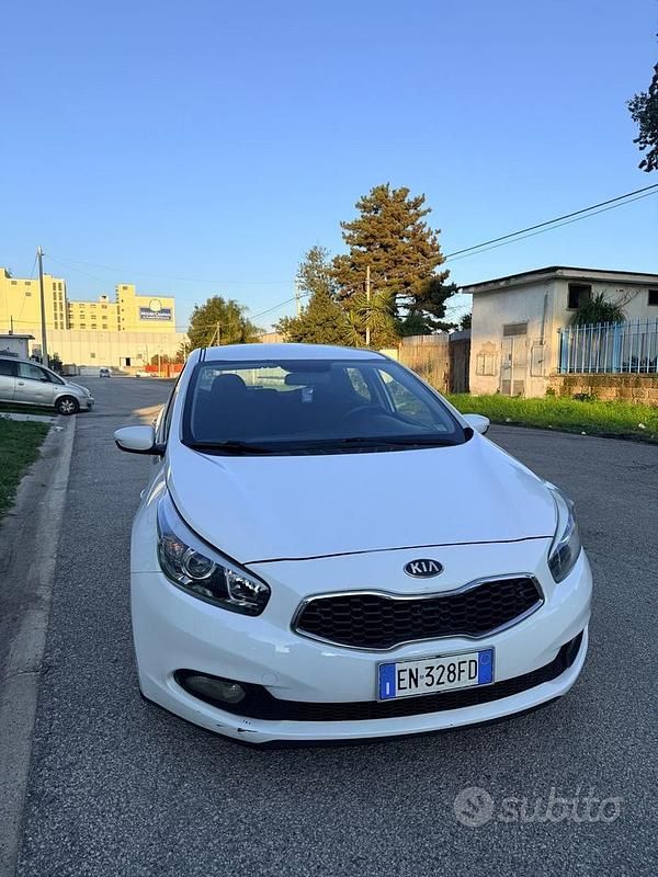 Usata Kia Ceed Active 89 CV (65 kW) 2013 Bianco Utilitaria