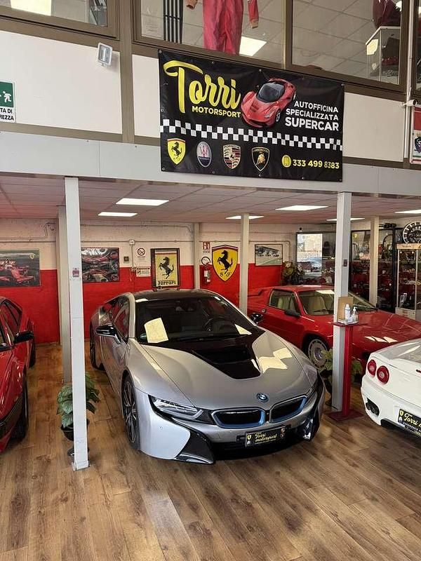 Usata BMW i8 231 CV (169 kW) 2014 Grigio Coupé