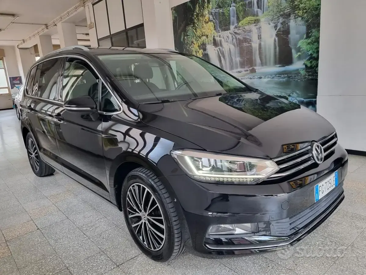 Usata VW Touran 116 CV (85 kW) 2016 Nero Monovolume