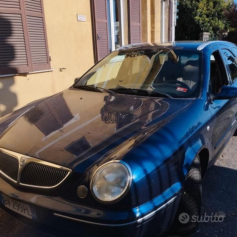 Blu Usata 2001 Lancia Lybra Station wagon | 1300 € (Buon prezzo) - Immagine 1/4