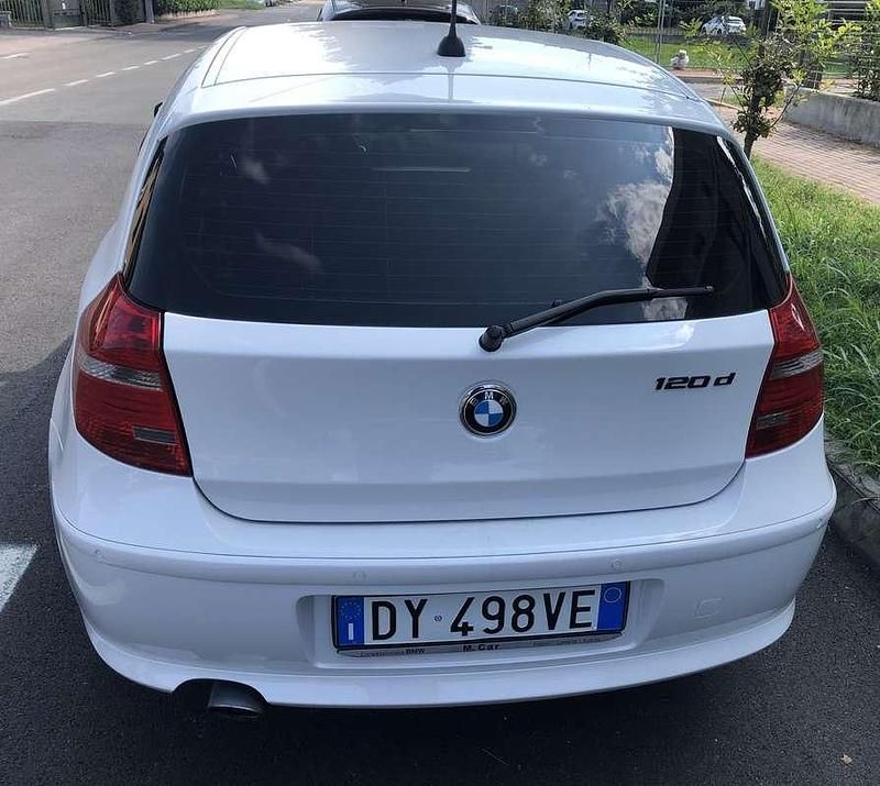 Usata BMW 120 177 CV (130 kW) 2009 Utilitaria