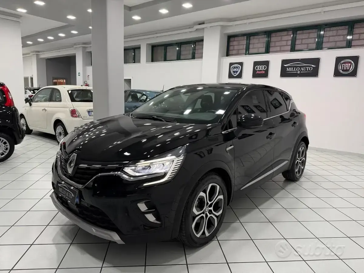 Usata Renault Captur Intens 101 CV (74 kW) 2022 Nero SUV